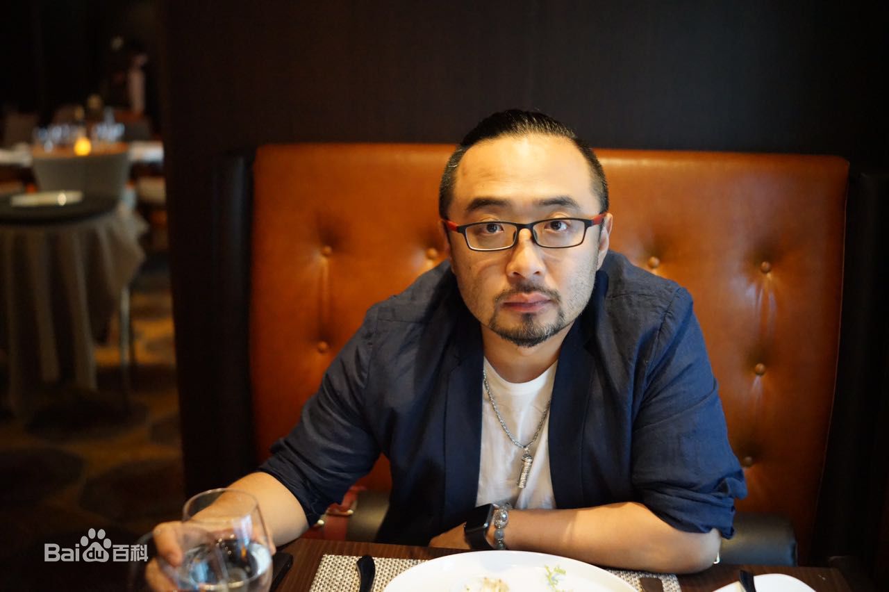 苏蓬生活照壁纸壁纸