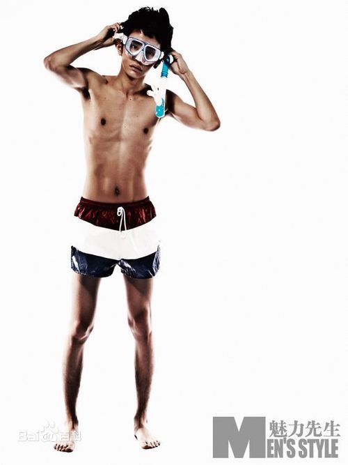 康恩赫在《魅力先生》（2010年8月刊）中的