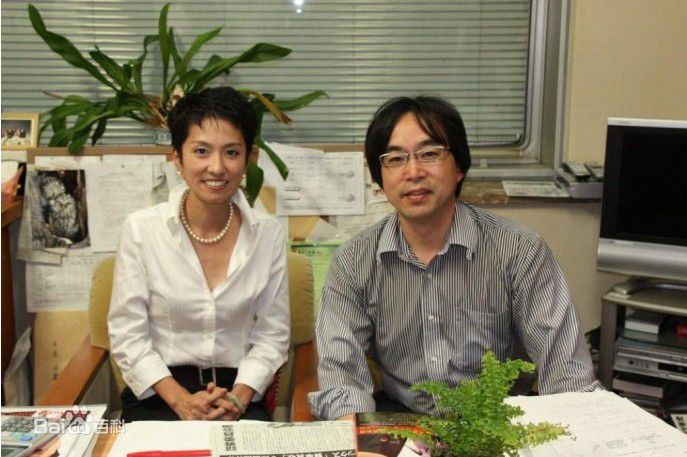 徐静波接受采访壁纸壁纸