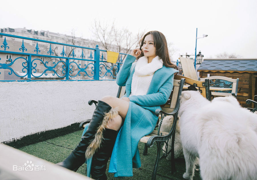 熊梓菱(Xiong Ziling)最新冬日壁纸