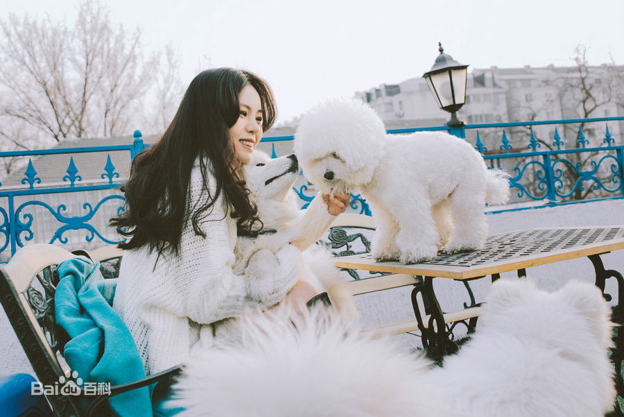 熊梓菱(Xiong Ziling)最新冬日壁纸