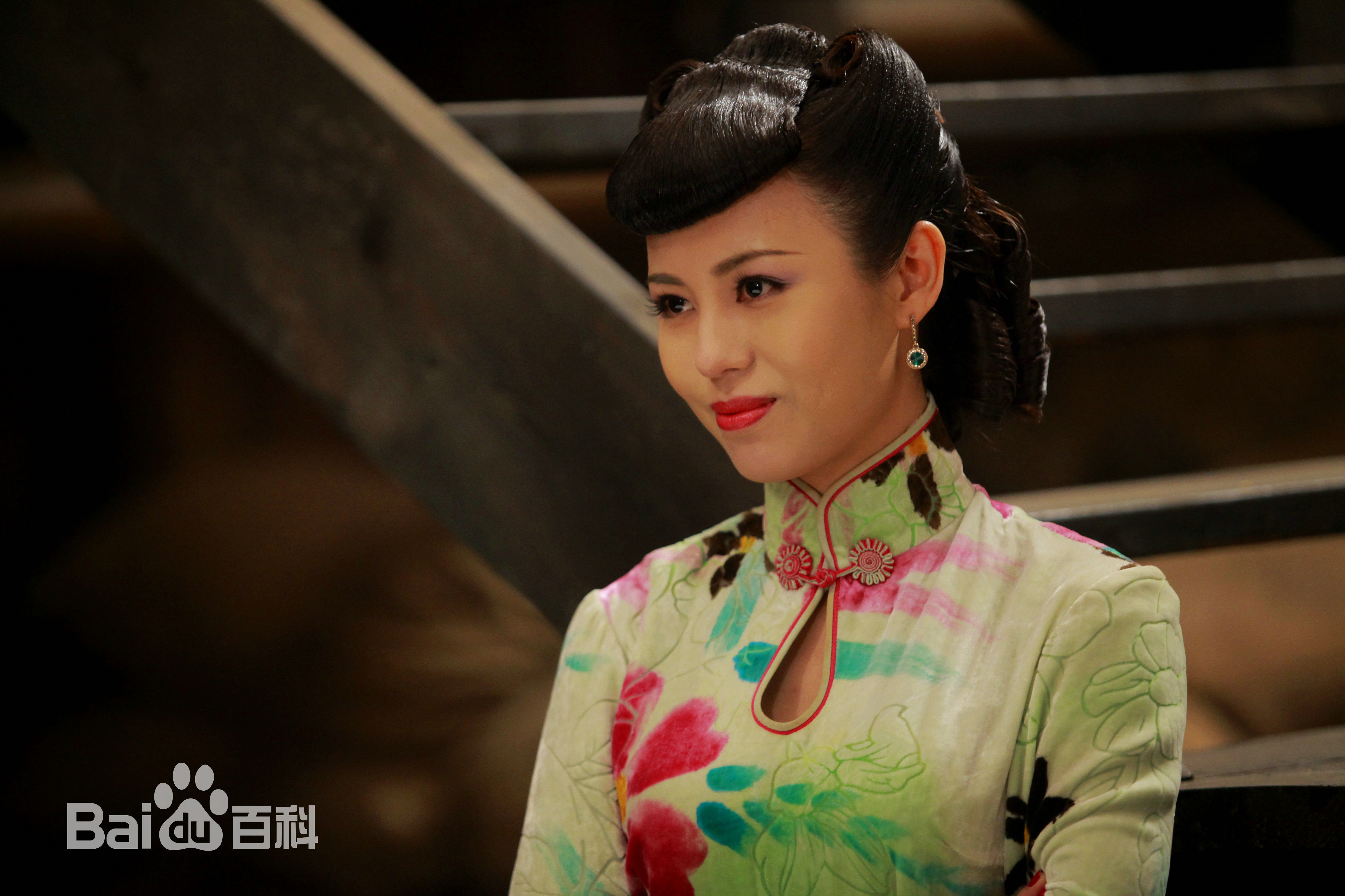 熊梓菱(Xiong Ziling)《我的爱情撞上了战争》最新剧照