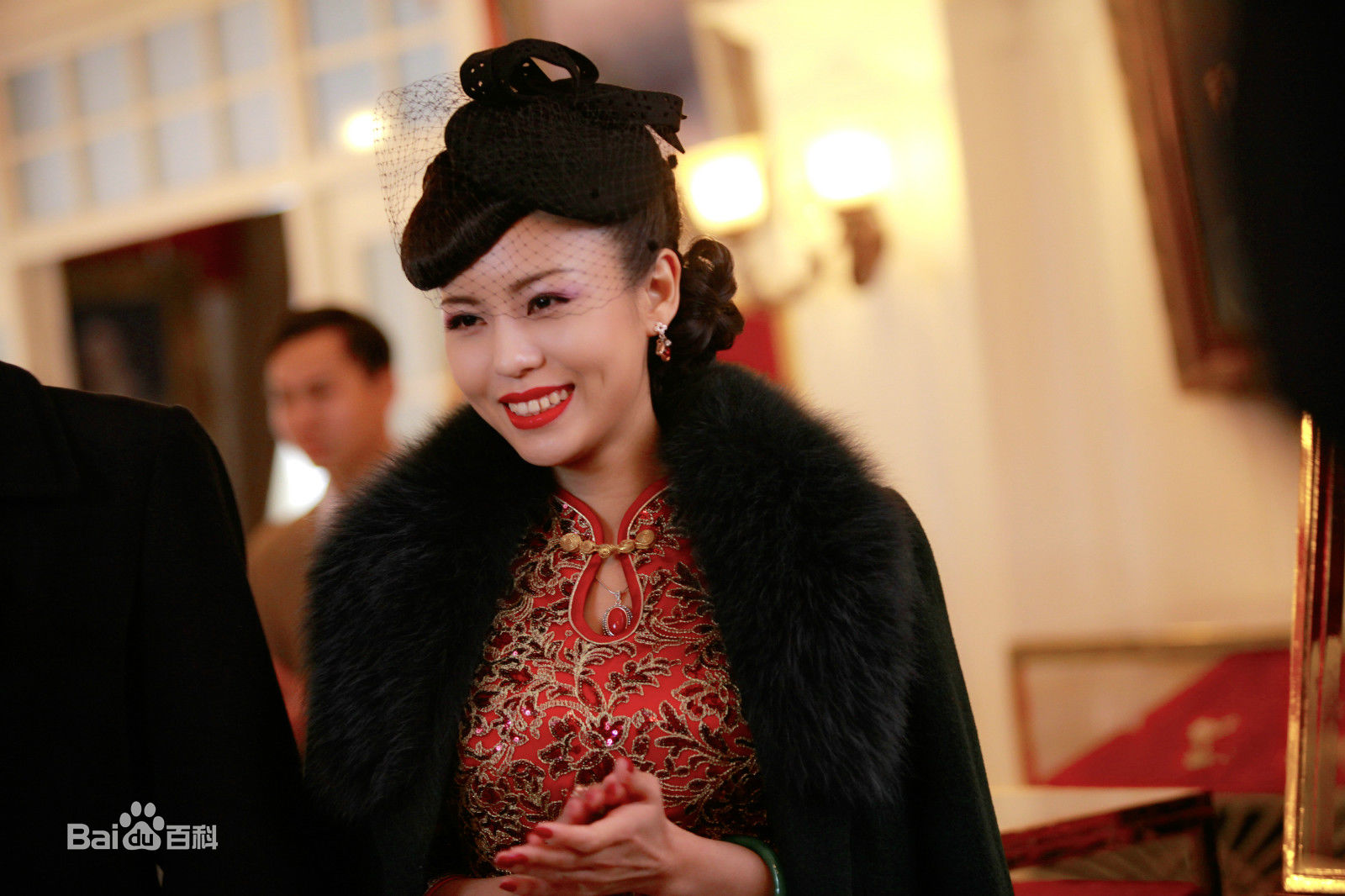 熊梓菱(Xiong Ziling)《我的爱情撞上了战争》最新剧照