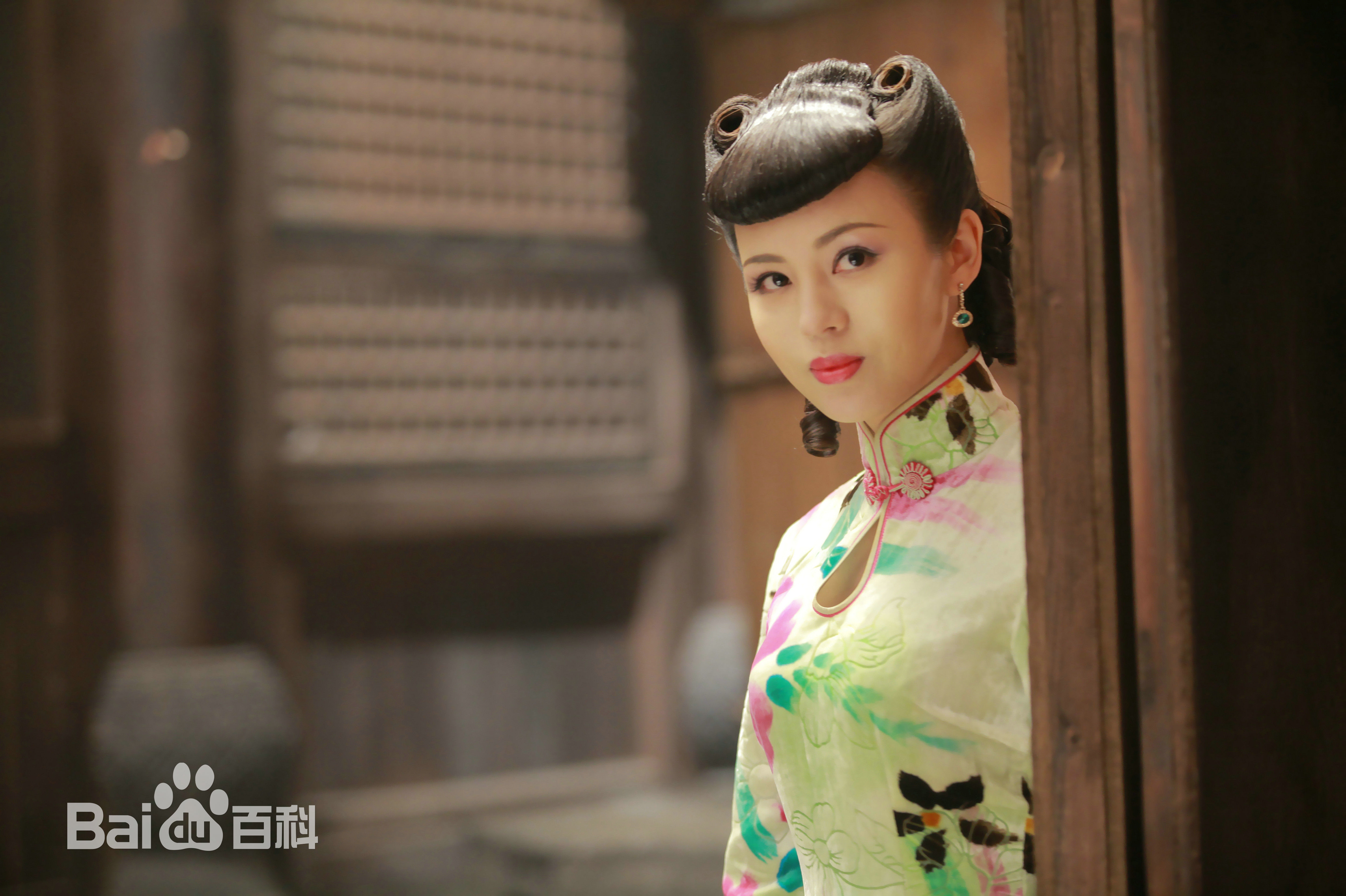 熊梓菱(Xiong Ziling)《我的爱情撞上了战争》最新剧照