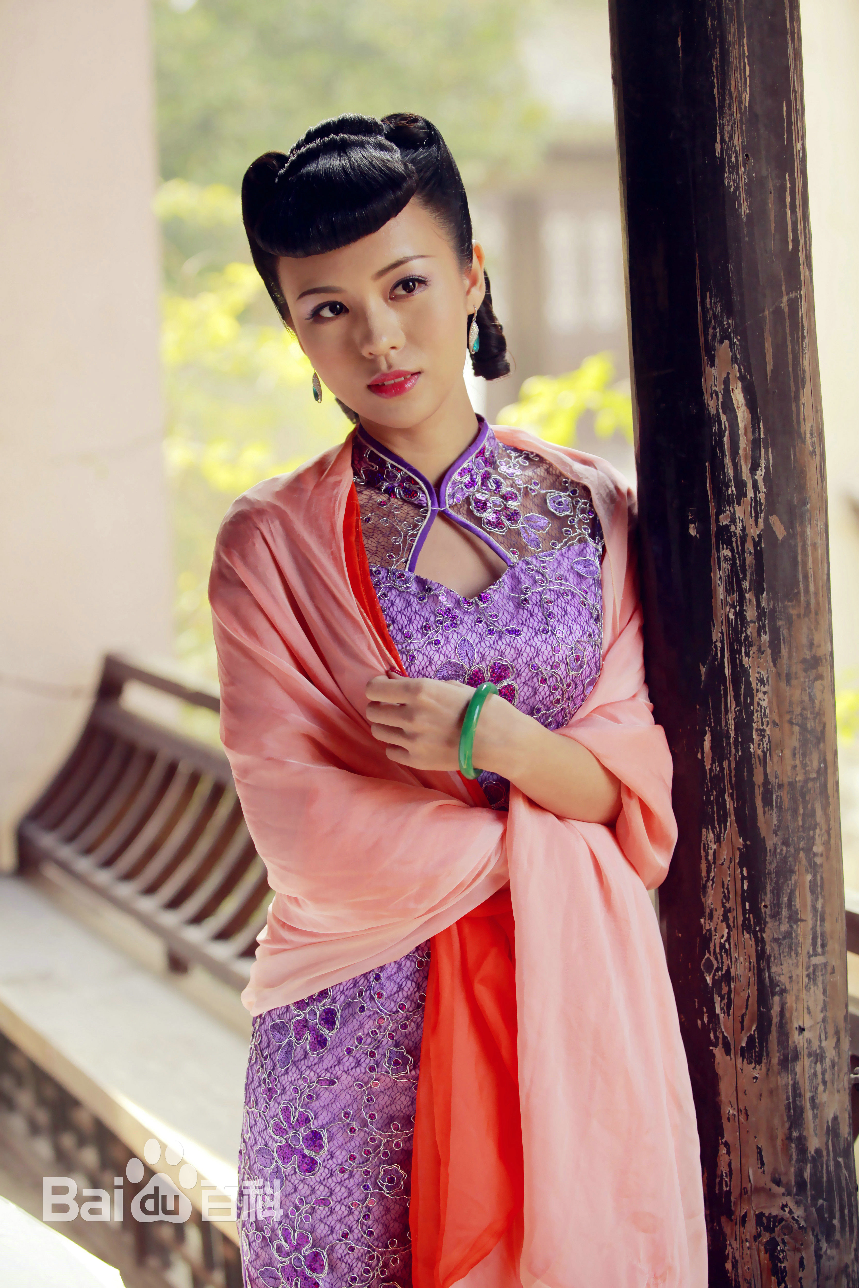 熊梓菱(Xiong Ziling)《我的爱情撞上了战争》最新剧照