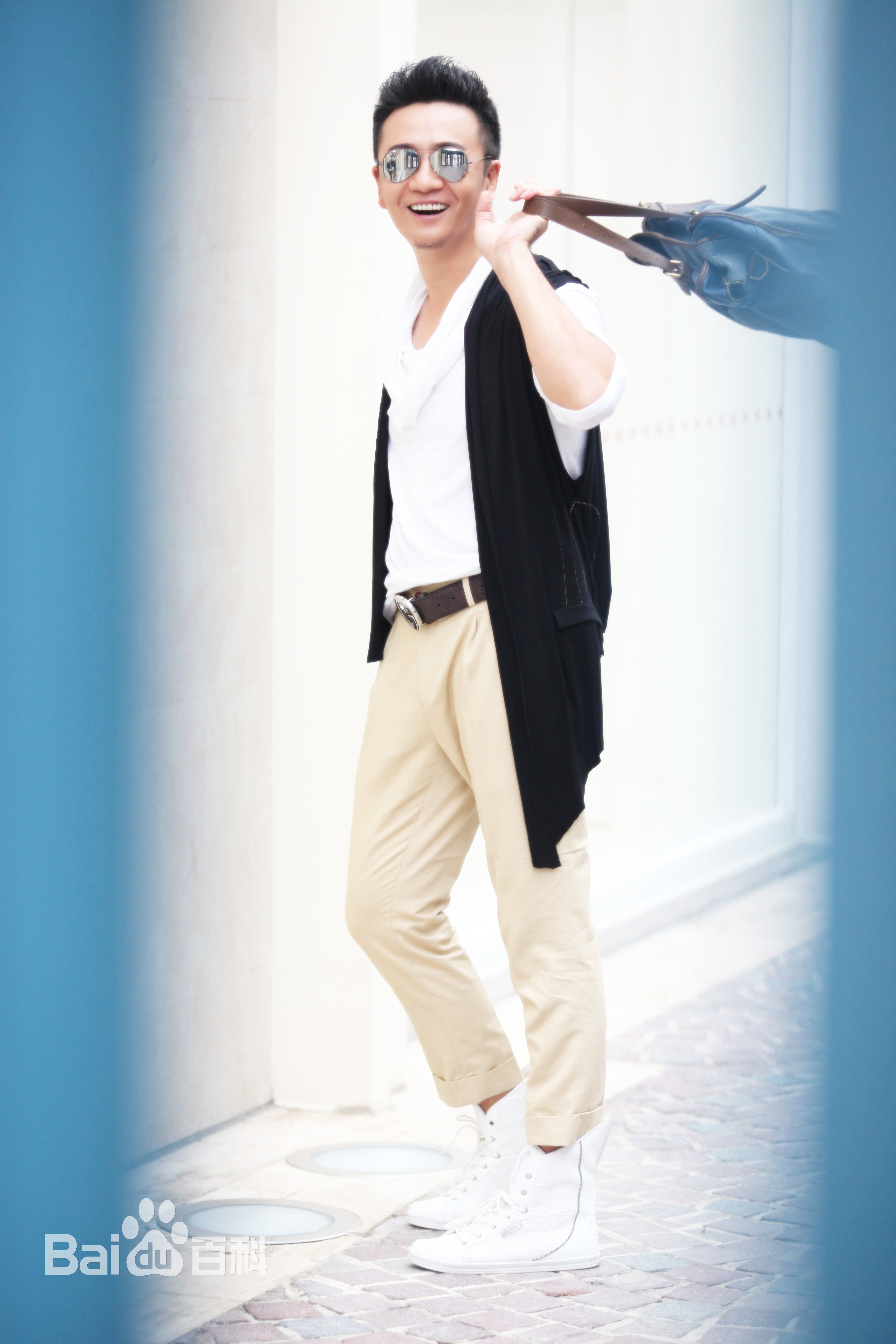 张岩街拍图素颜照相册