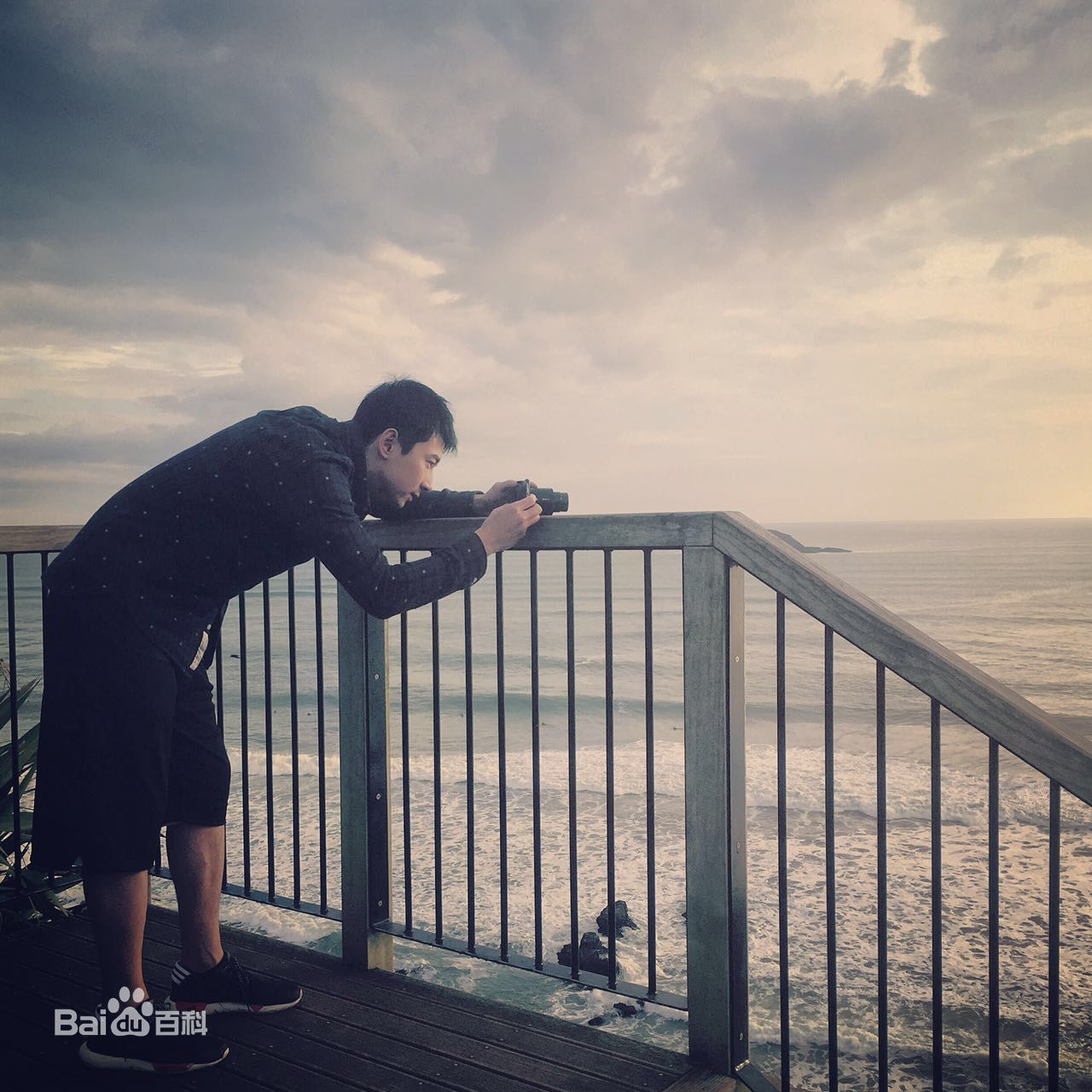 高夏(XSiA)生活照素颜照壁纸