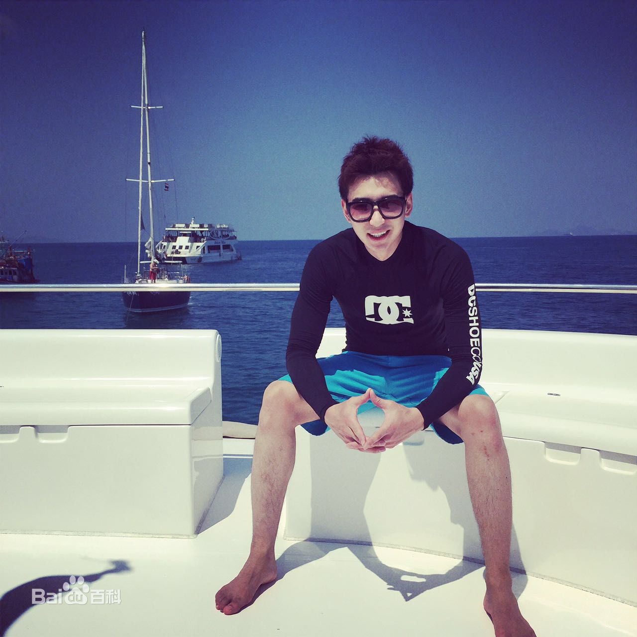 高夏(XSiA)生活照素颜照壁纸