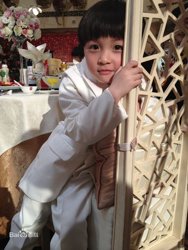 精选石悦安鑫(Anson)在《我的儿子是奇葩》花絮中的图册