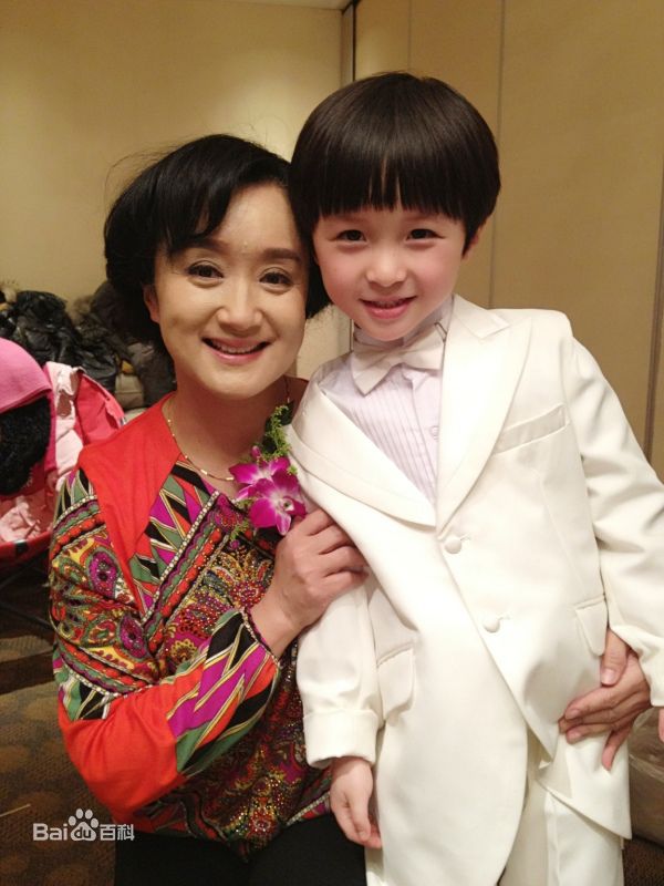 精选石悦安鑫(Anson)在《我的儿子是奇葩》花絮中的图册