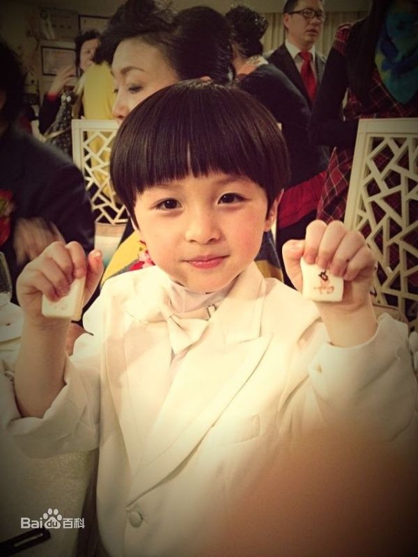 精选石悦安鑫(Anson)在《我的儿子是奇葩》花絮中的图册