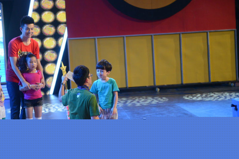 石悦安鑫(Anson)同桌向前冲性感图片壁纸