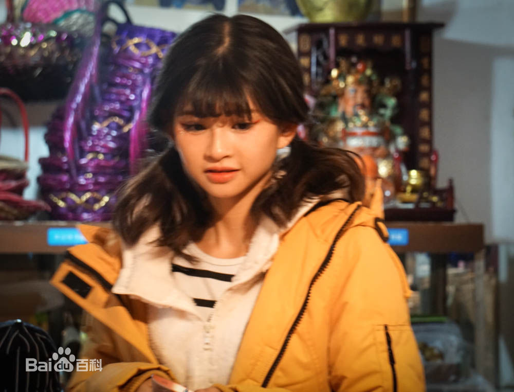 林思意(Sissi)嘉兴路街拍生活照