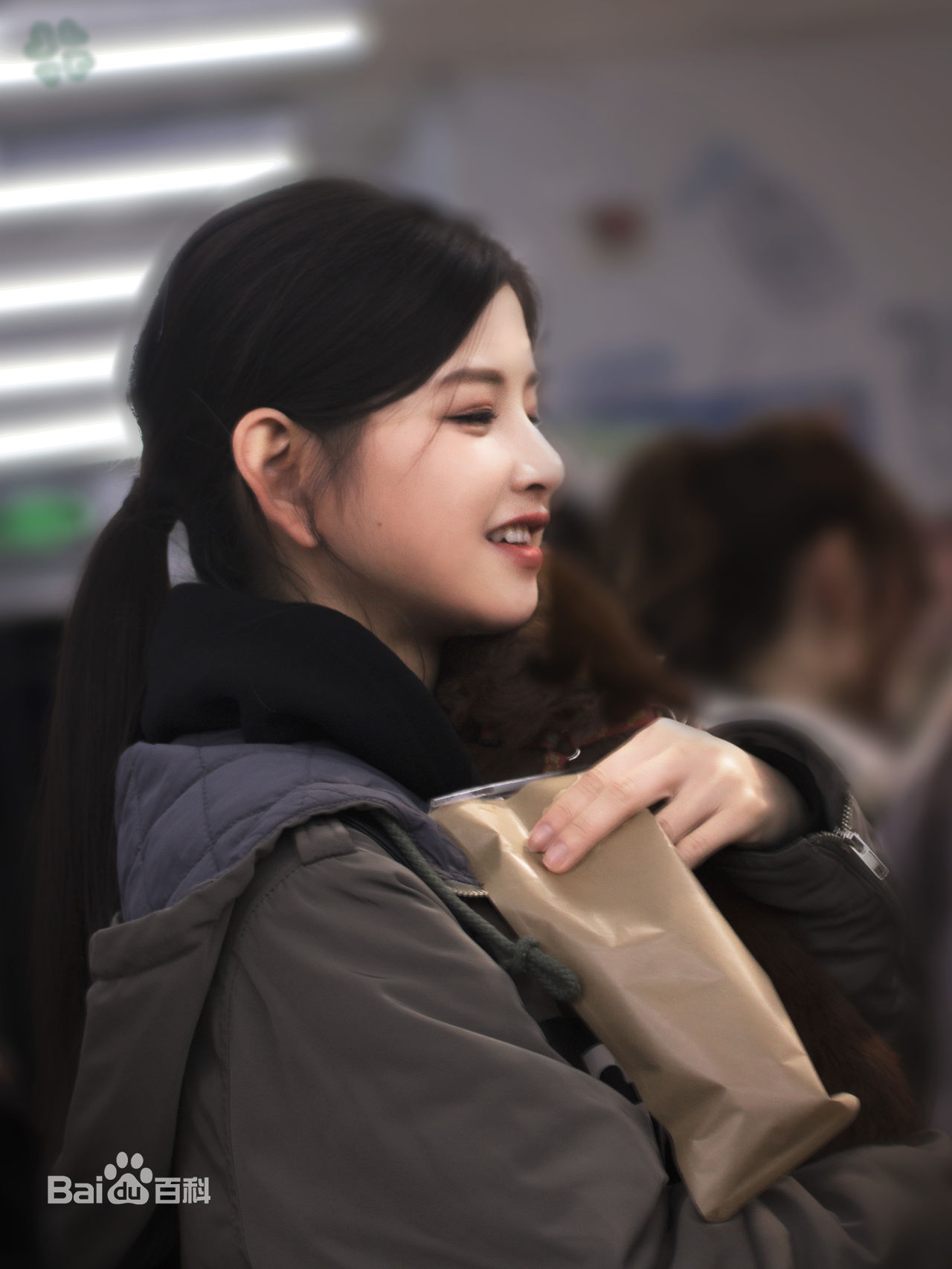 林思意(Sissi)嘉兴路街拍生活照