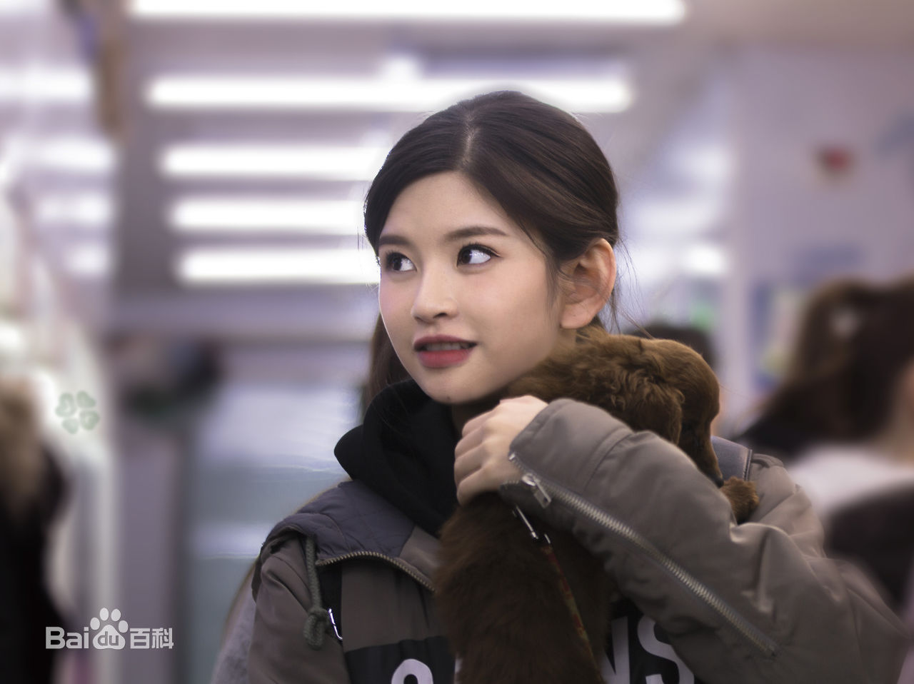 林思意(Sissi)嘉兴路街拍生活照