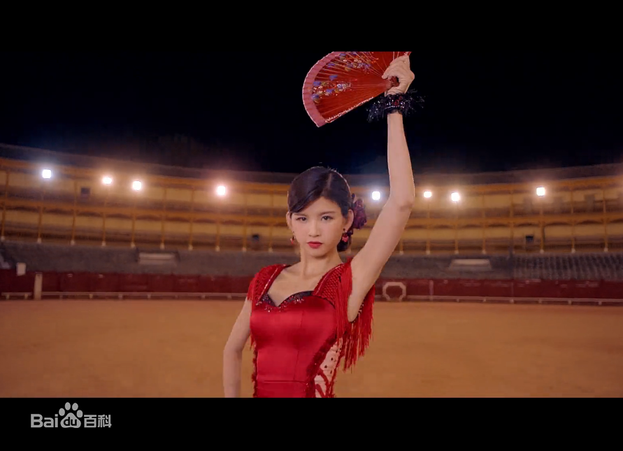 最新林思意(Sissi)在《公主披风》mv中的壁纸