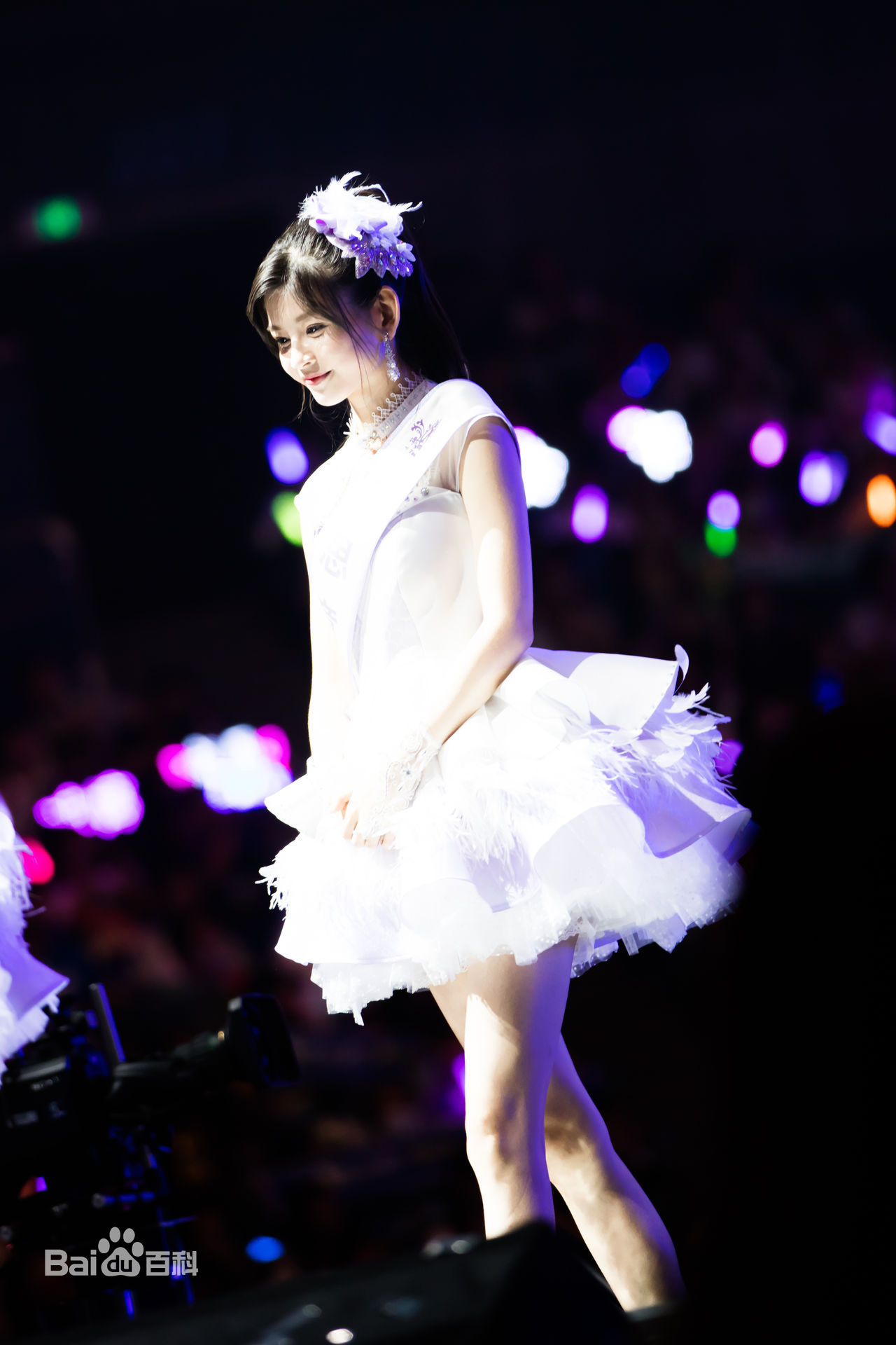 最新林思意(Sissi)在《比翼齐飞》第三届总选举20160730中的壁纸