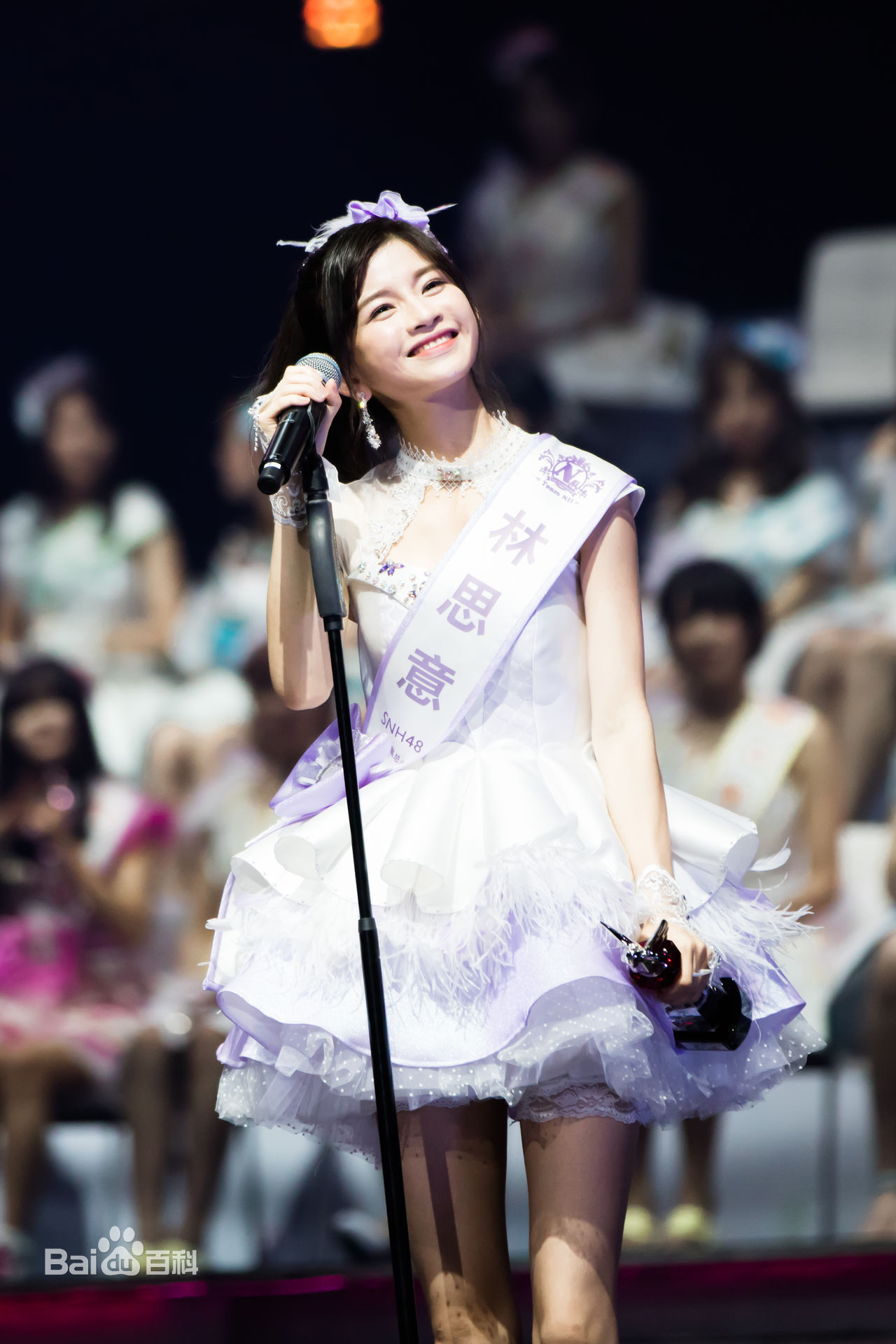 最新林思意(Sissi)在《比翼齐飞》第三届总选举20160730中的壁纸