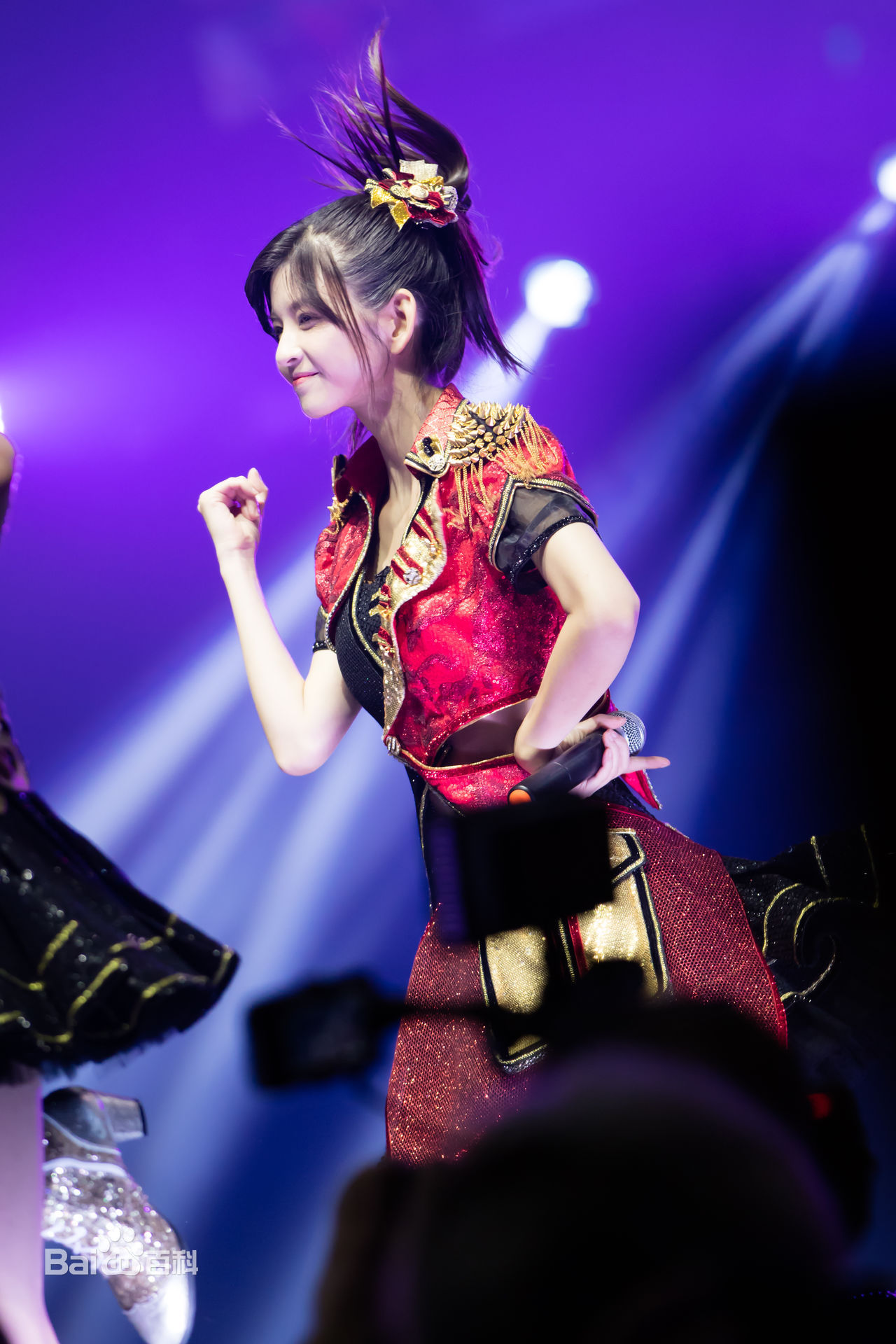 最新林思意(Sissi)在《比翼齐飞》第三届总选举20160730中的壁纸