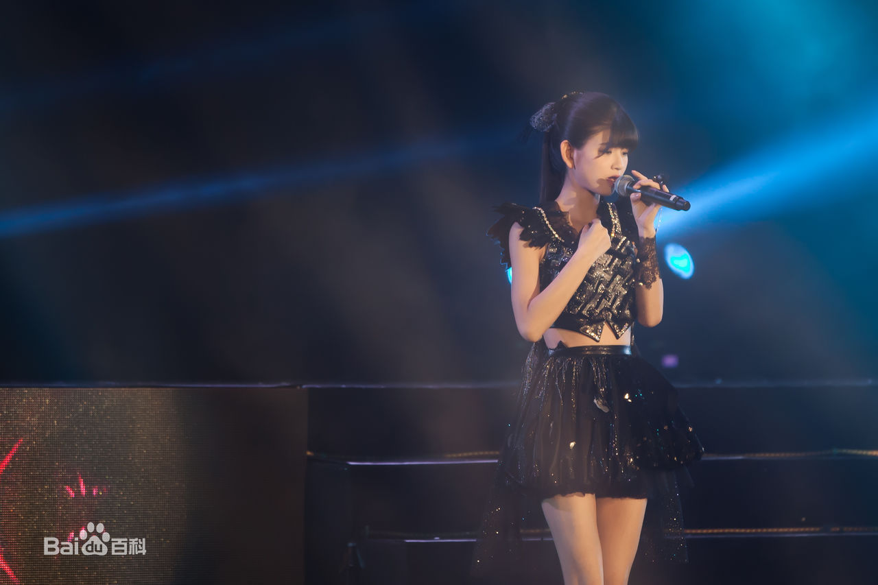 林思意(Sissi)2016第二届REQUEST TIME 30 演唱会性感图片图集