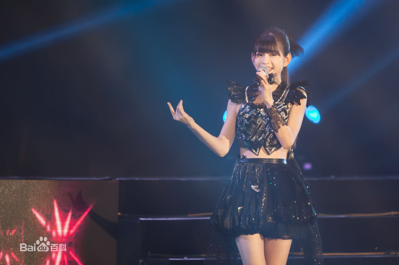 林思意(Sissi)2016第二届REQUEST TIME 30 演唱会性感图片图集