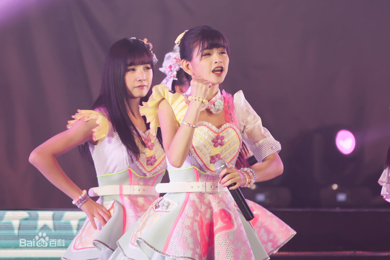 林思意(Sissi)2016第二届REQUEST TIME 30 演唱会性感图片图集