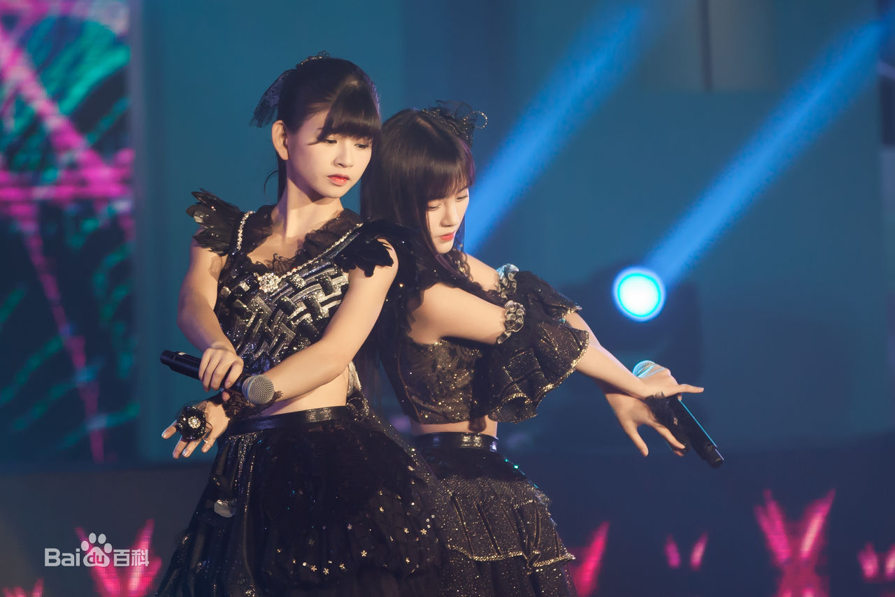 林思意(Sissi)2016第二届REQUEST TIME 30 演唱会性感图片图集