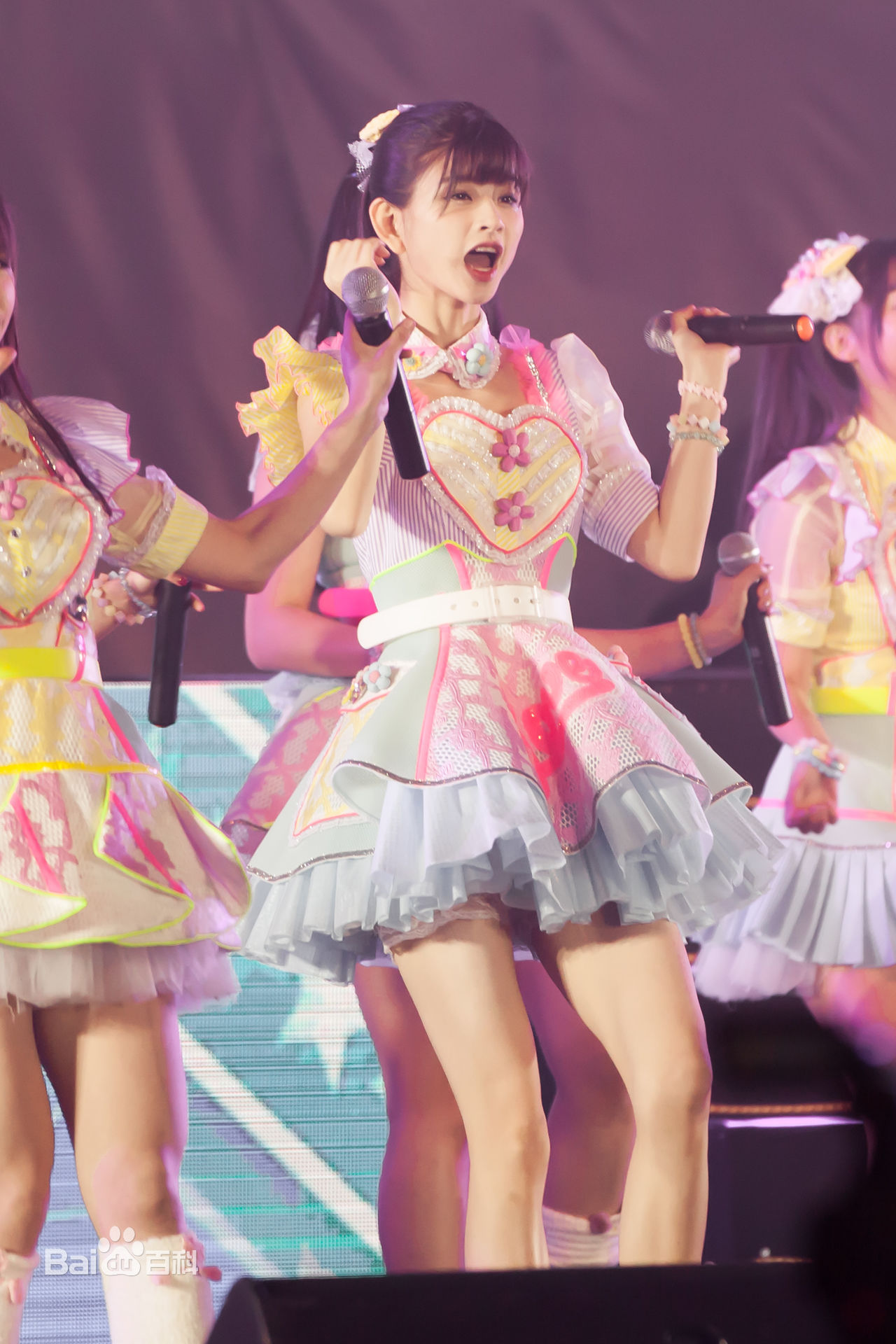 林思意(Sissi)2016第二届REQUEST TIME 30 演唱会性感图片图集