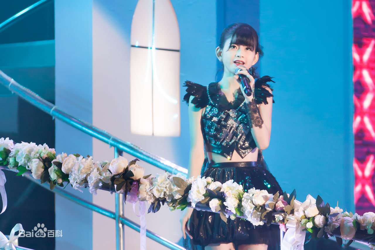 林思意(Sissi)2016第二届REQUEST TIME 30 演唱会性感图片图集