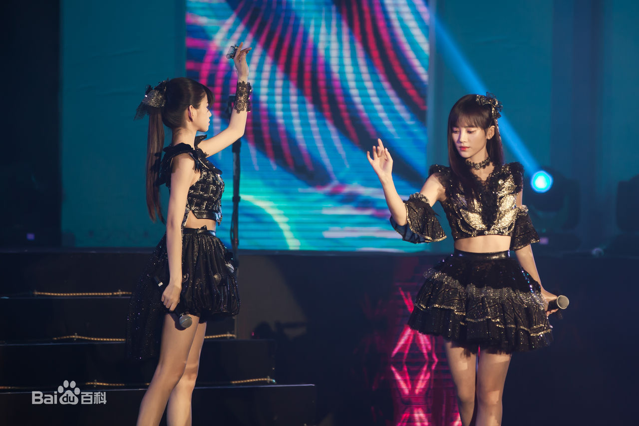 林思意(Sissi)2016第二届REQUEST TIME 30 演唱会性感图片图集