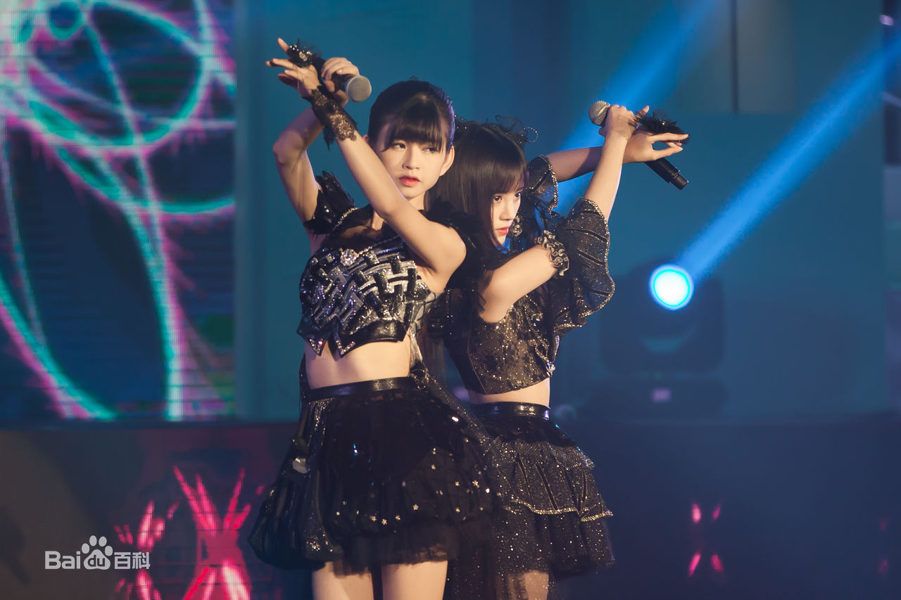 林思意(Sissi)2016第二届REQUEST TIME 30 演唱会性感图片图集