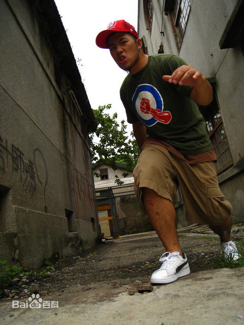 李伯恩(Born)生活照壁纸壁纸