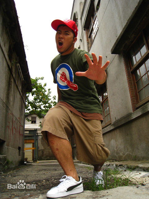 李伯恩(Born)生活照壁纸壁纸