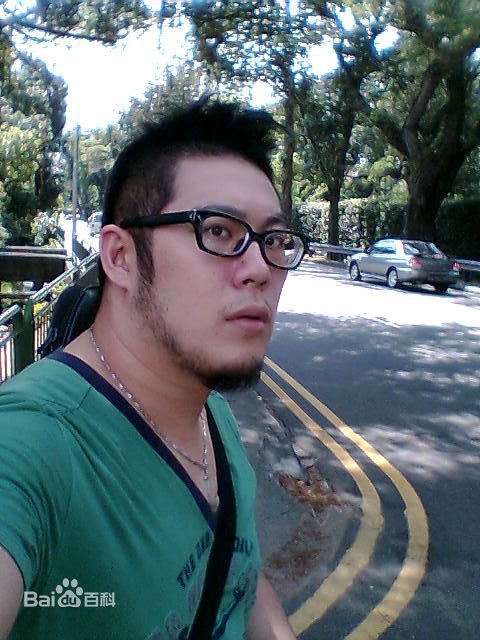 李伯恩(Born)生活照壁纸壁纸