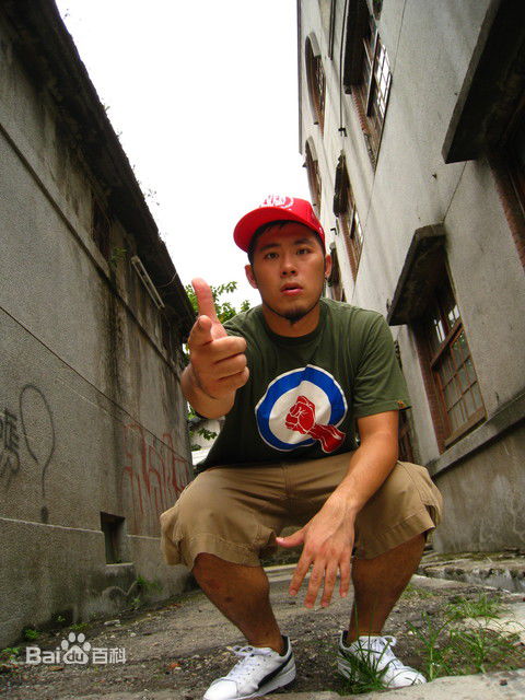 李伯恩(Born)生活照壁纸壁纸