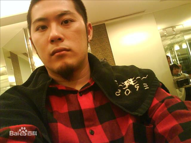 李伯恩(Born)生活照壁纸壁纸