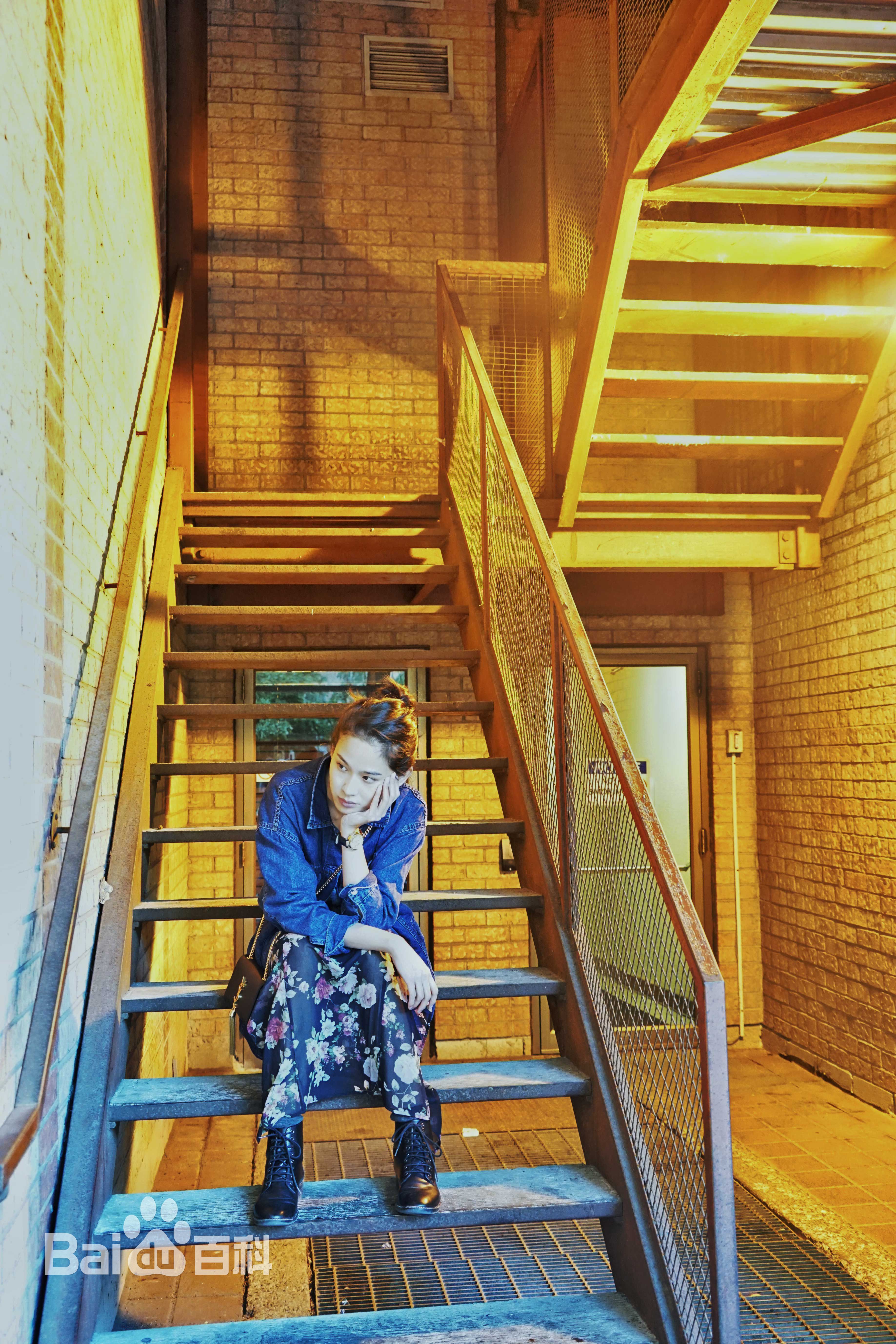 屈菁菁最新图集