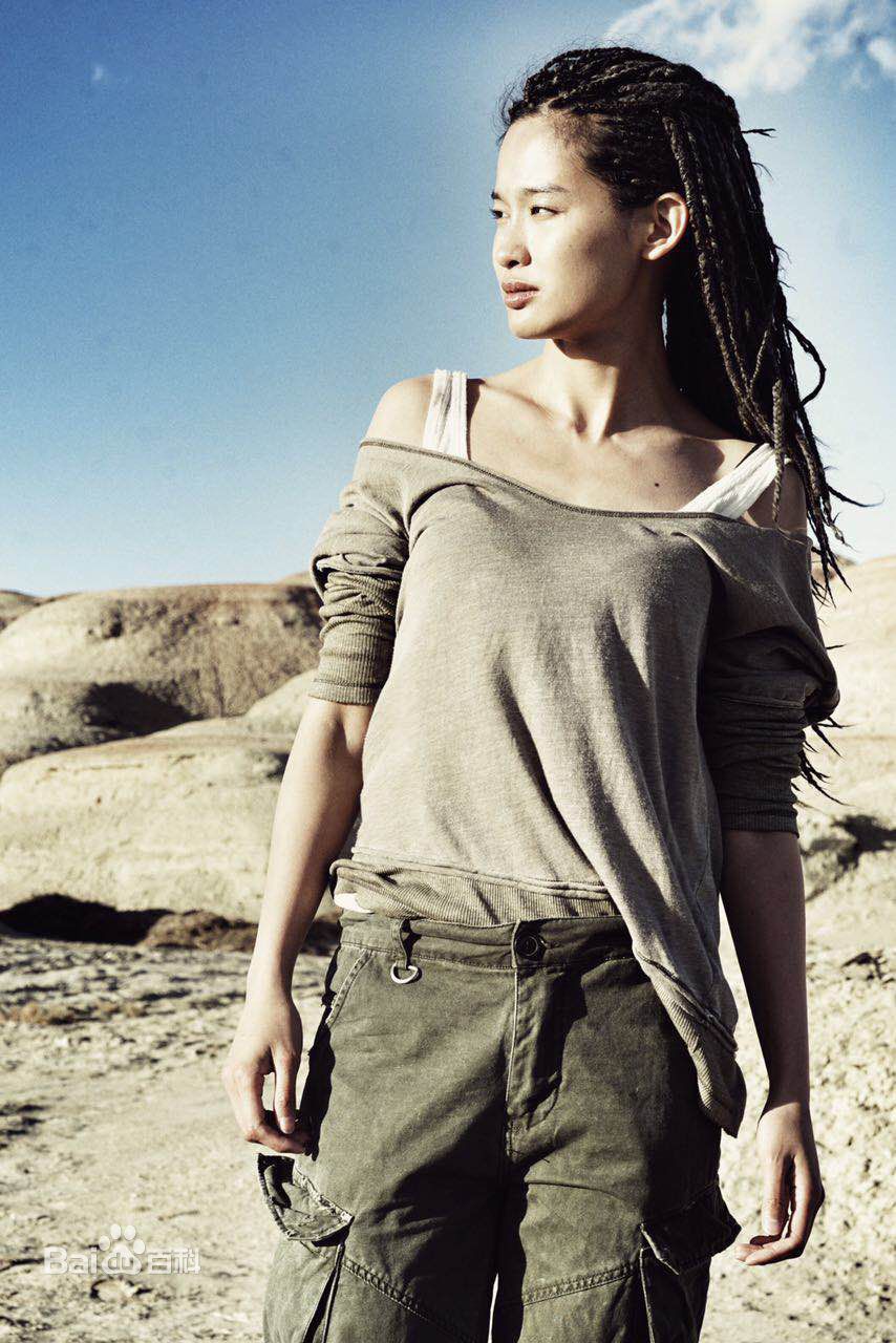 屈菁菁最新图集