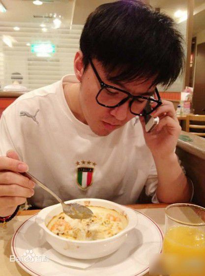 孟智超生活照壁纸壁纸