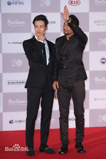 韩志硕任达华在第20届釜山国际电影节红毯上图册
