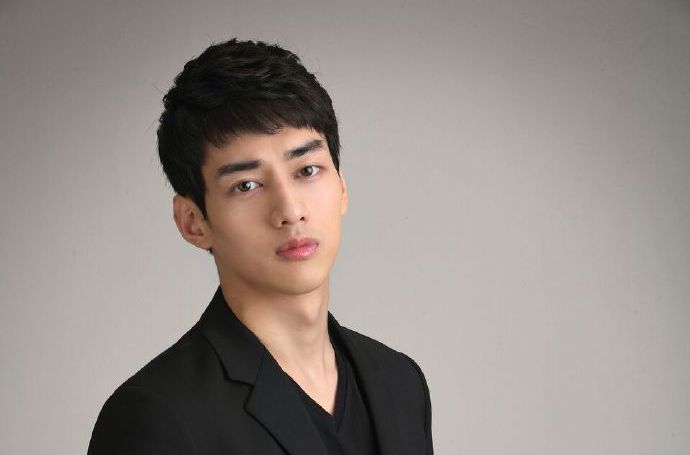 高清韩志硕图片