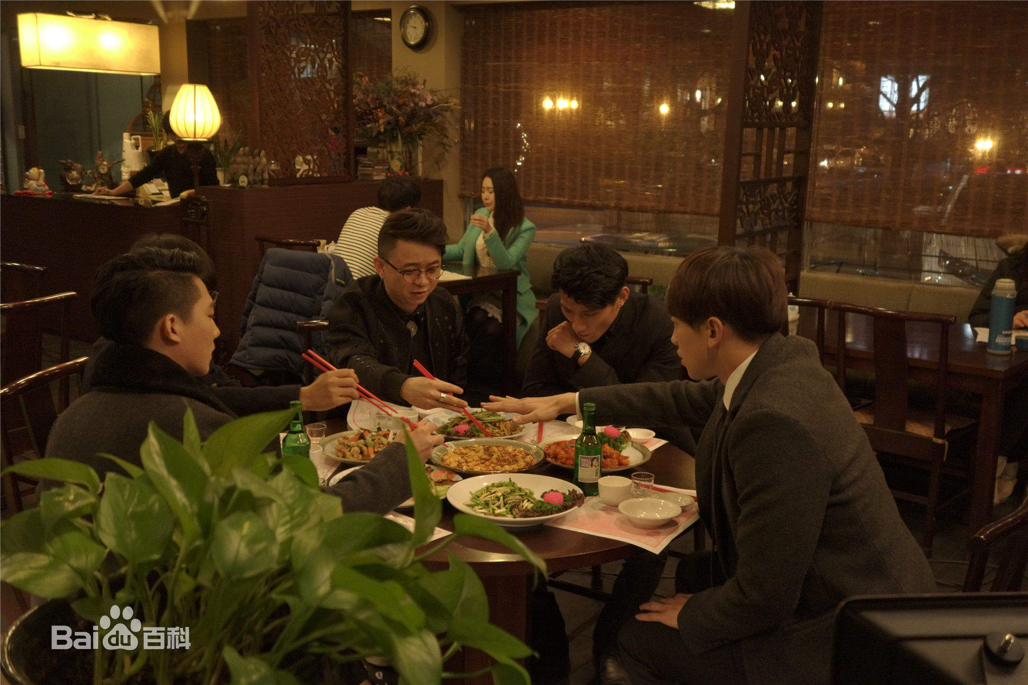 张燕峰微博照片前后照片