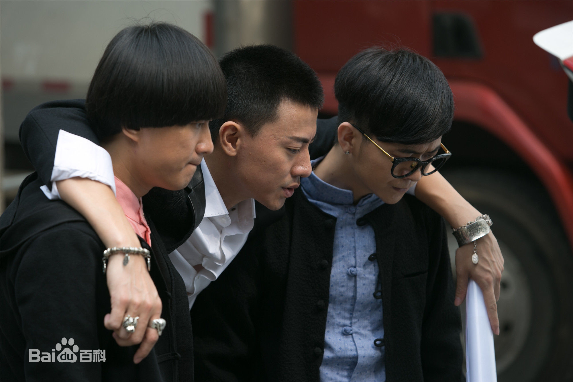 张燕峰微博照片前后照片