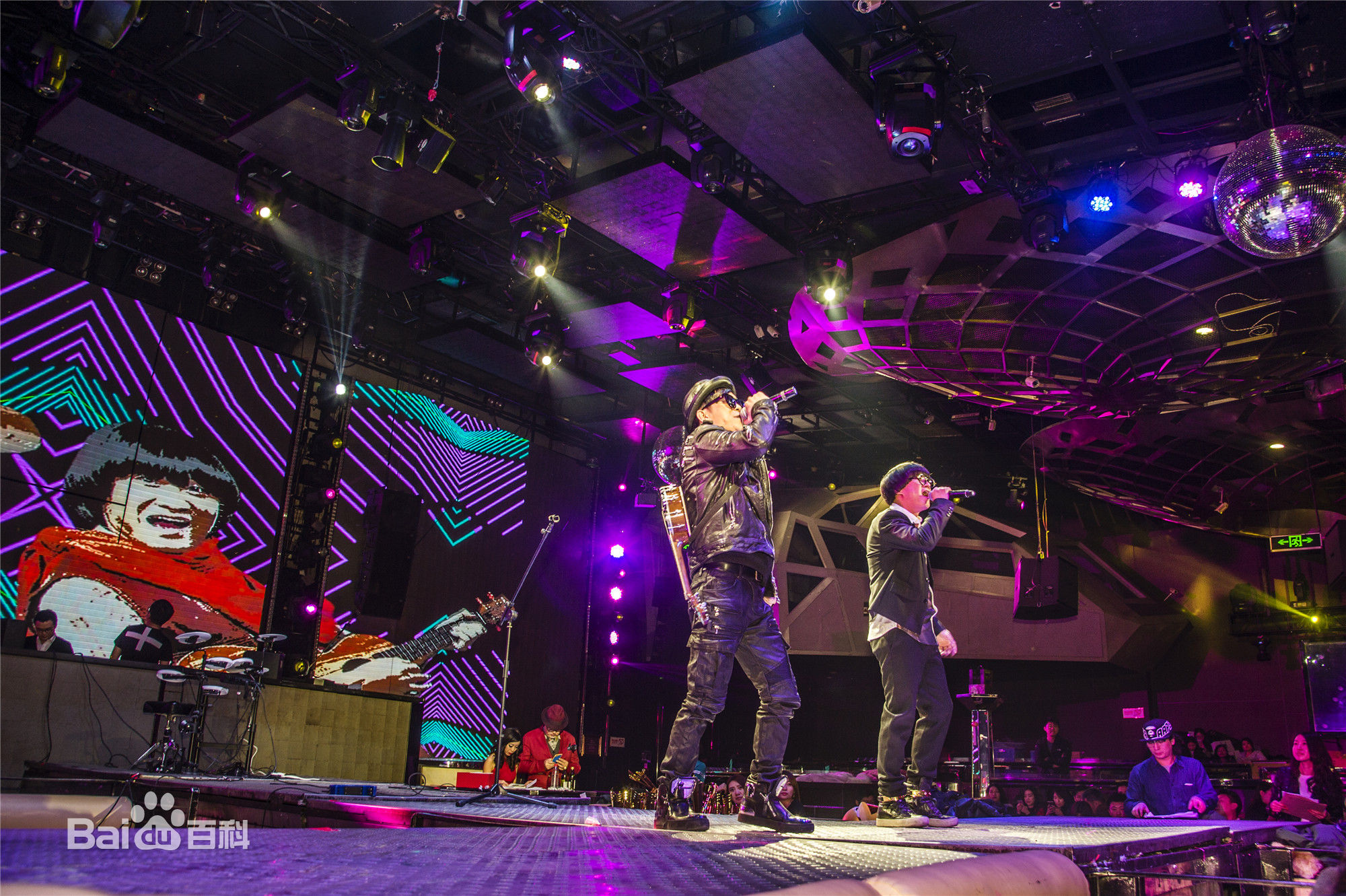 张燕峰微博照片前后照片