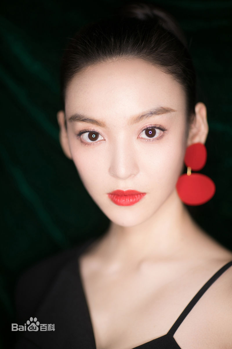 高清尤靖茹(Una)在2017年12月7号：《嘉人》盛典中的图集