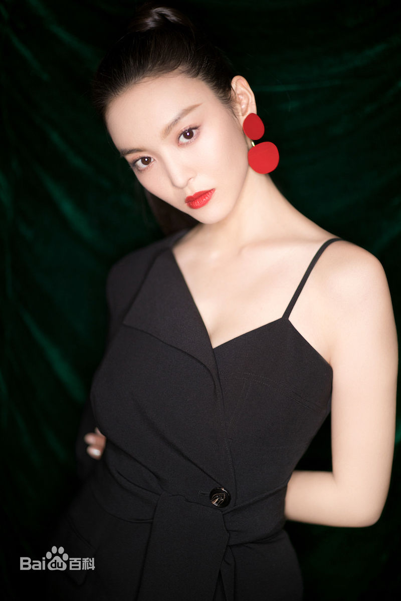 高清尤靖茹(Una)在2017年12月7号：《嘉人》盛典中的图集