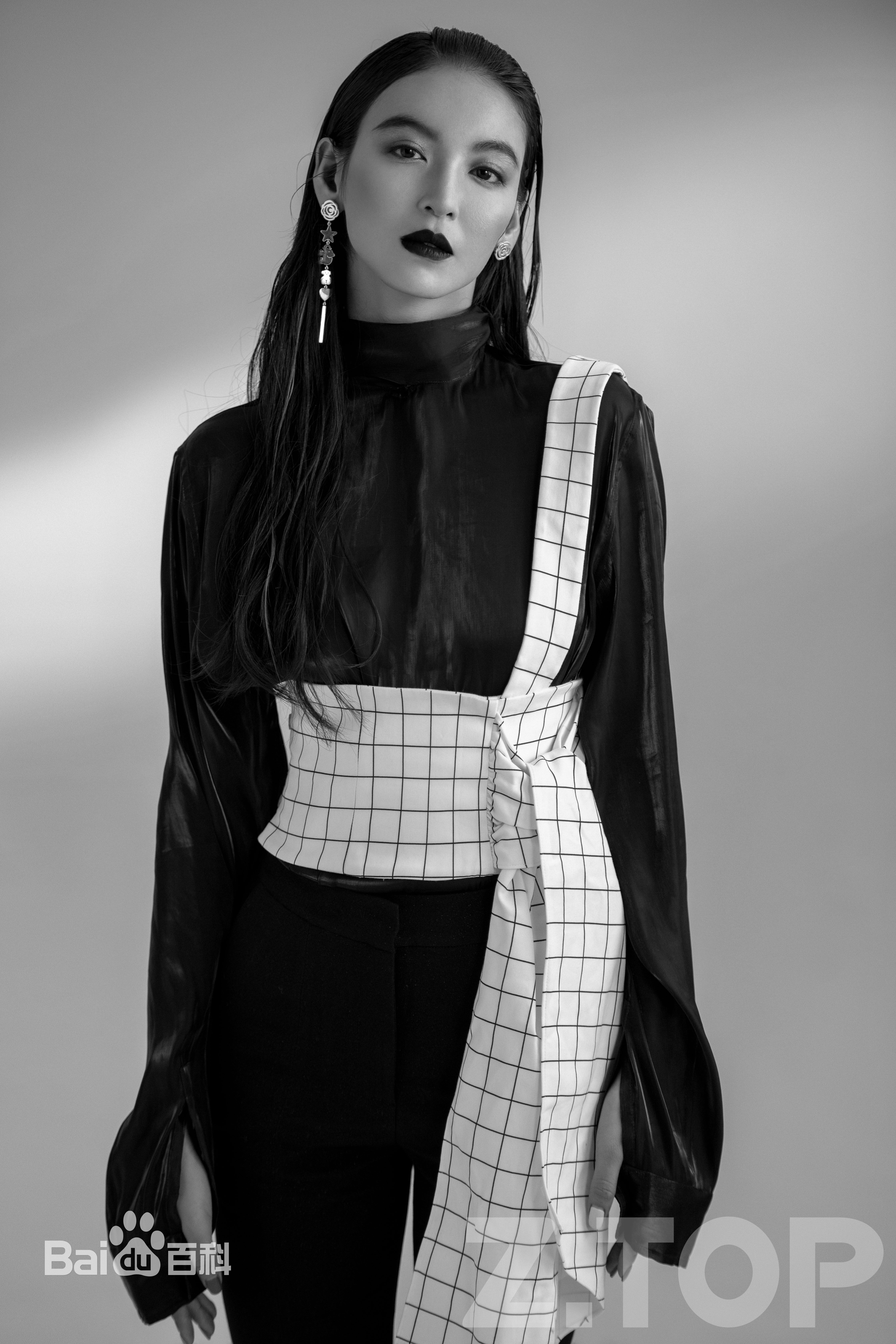 尤靖茹(Una)精选《Z-TOP》图册