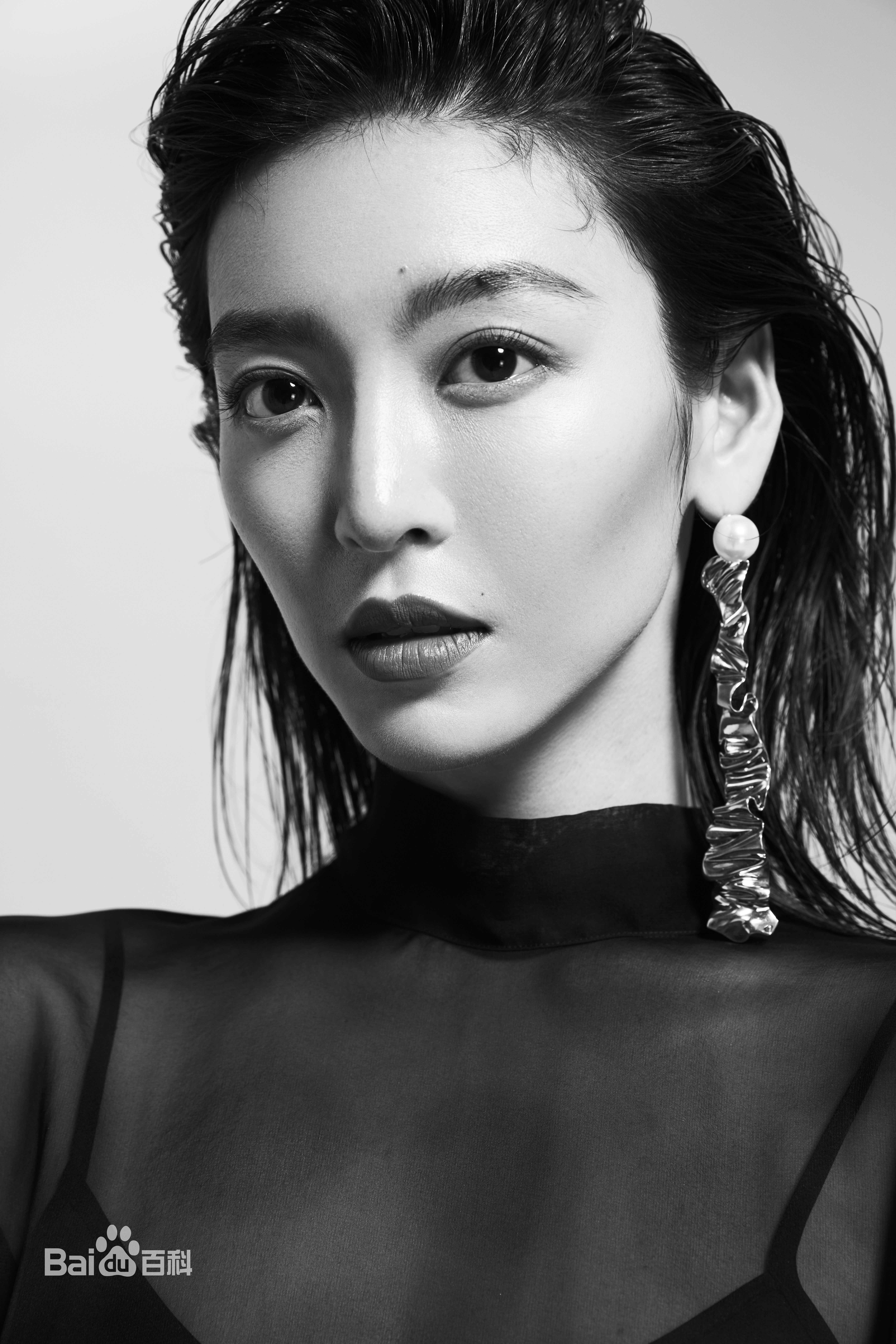 尤靖茹(Una)MODE magazine前后照片