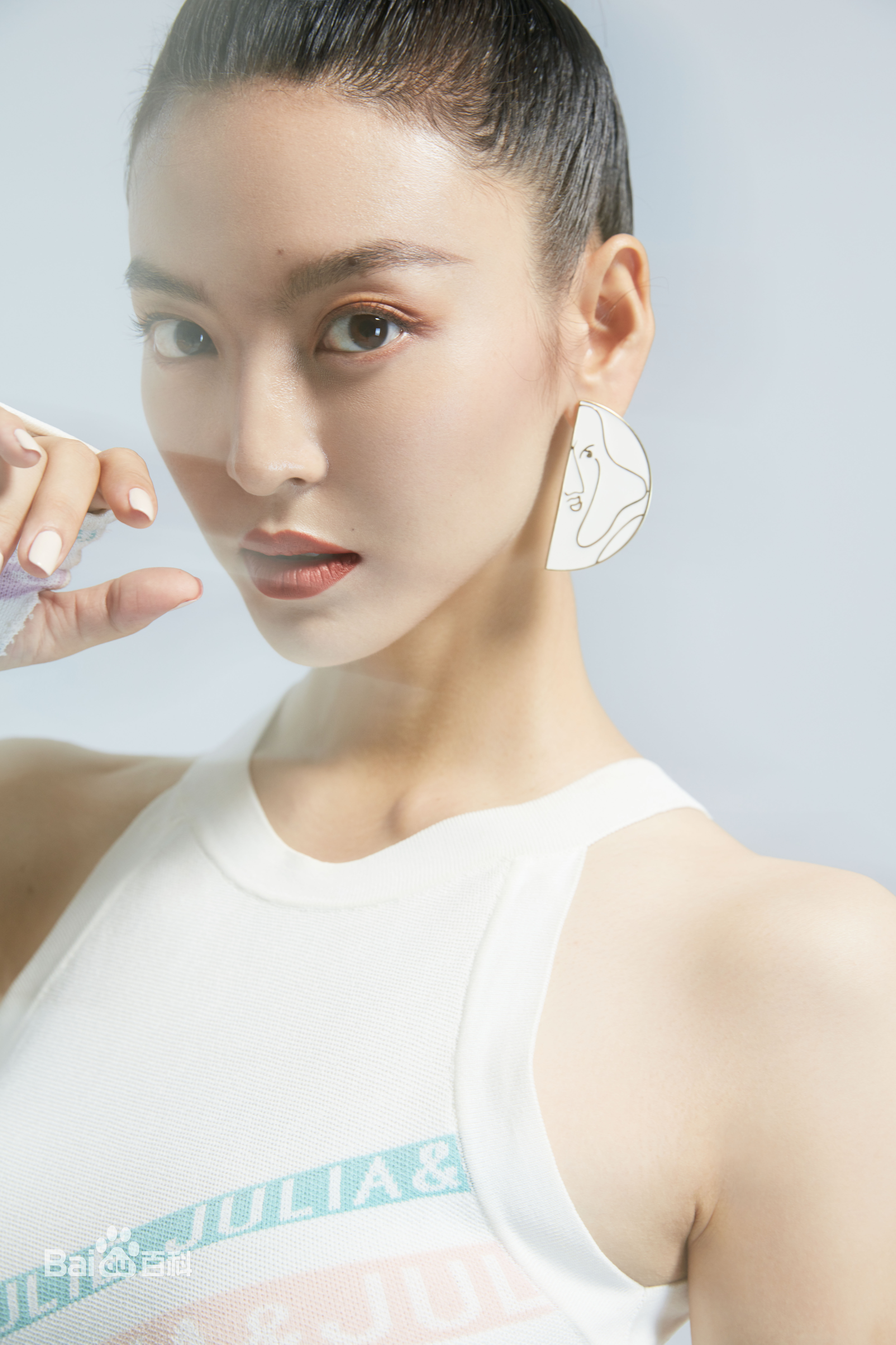 尤靖茹(Una)MODE magazine前后照片