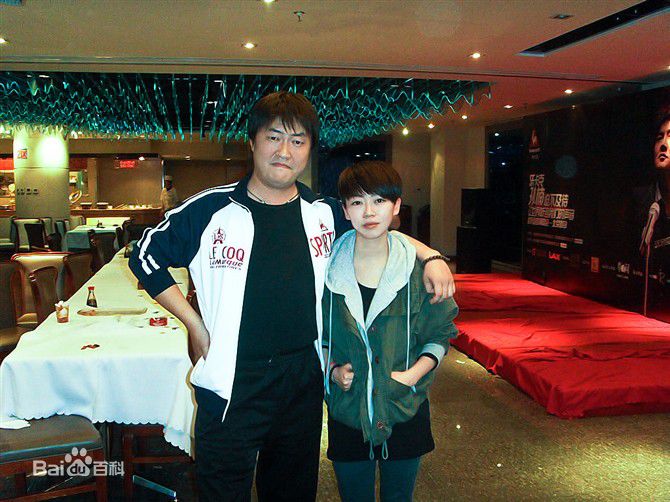 韩冰一些合影性感图片图集